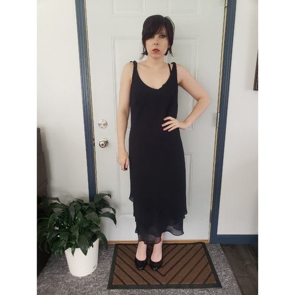 Floaty Black‎ Midi Dress - Picture 1 of 4